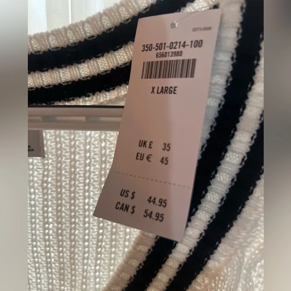 NWT/ HOLLISTER LADIES V-NECK SWEATER, SIZE XL, RETAIL $45 - Picture 3 of 3